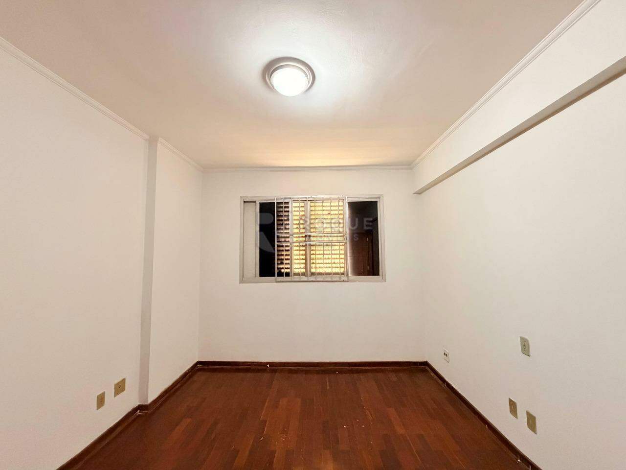 Apartamento para aluguel no bairro Centro: Dormitório 02