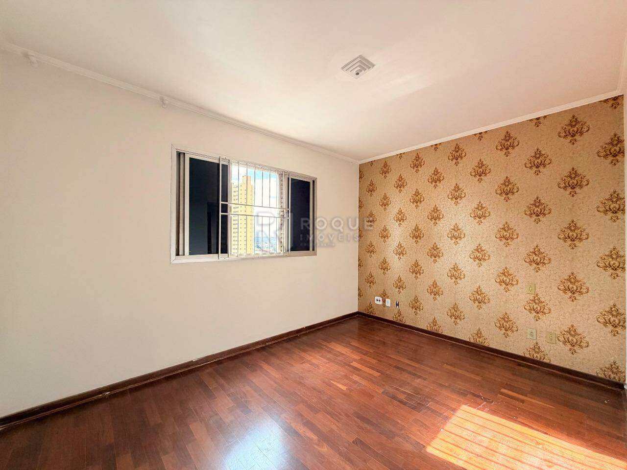 Apartamento para aluguel no bairro Centro: Dormitório 02