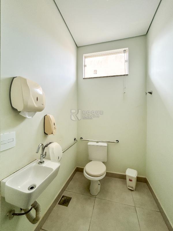 Casa Comercial para aluguel no bairro Centro: WC social 1