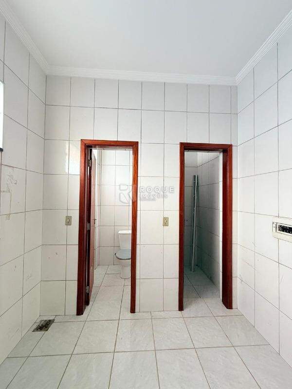 Barracão/Galpão para aluguel no bairro Jardim Porto Real II: Vestiário 01 c/ 2 WCs