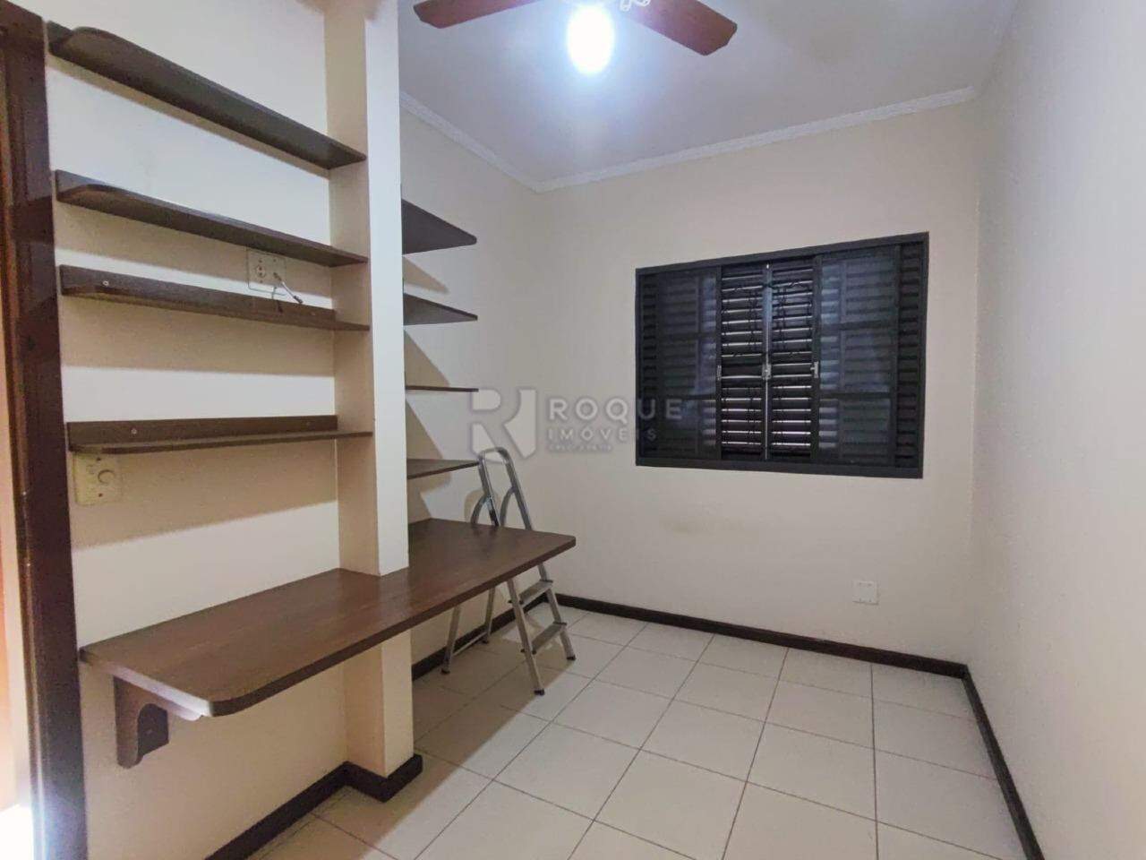 Casa Comercial para aluguel no bairro Centro: Dormitório 2