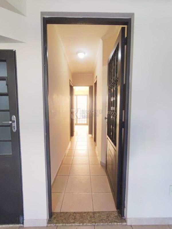 Casa Comercial para aluguel no bairro Centro: Hall