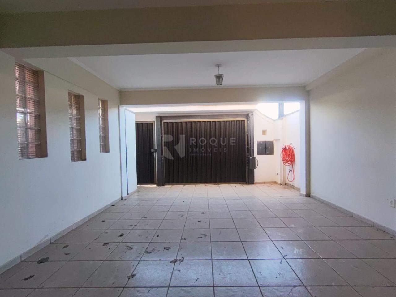 Casa Comercial para aluguel no bairro Centro: Garagem