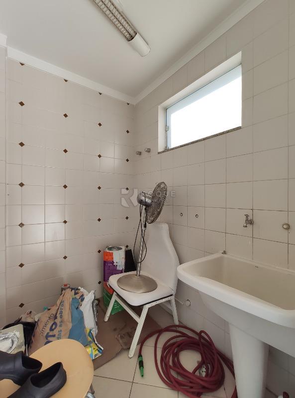 Salão para aluguel no bairro Vila Santa Rosália: Área de serviço 