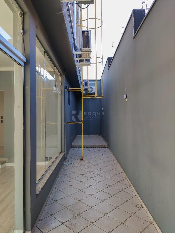 Salão para aluguel no bairro Vila Santa Rosália: Corredor 