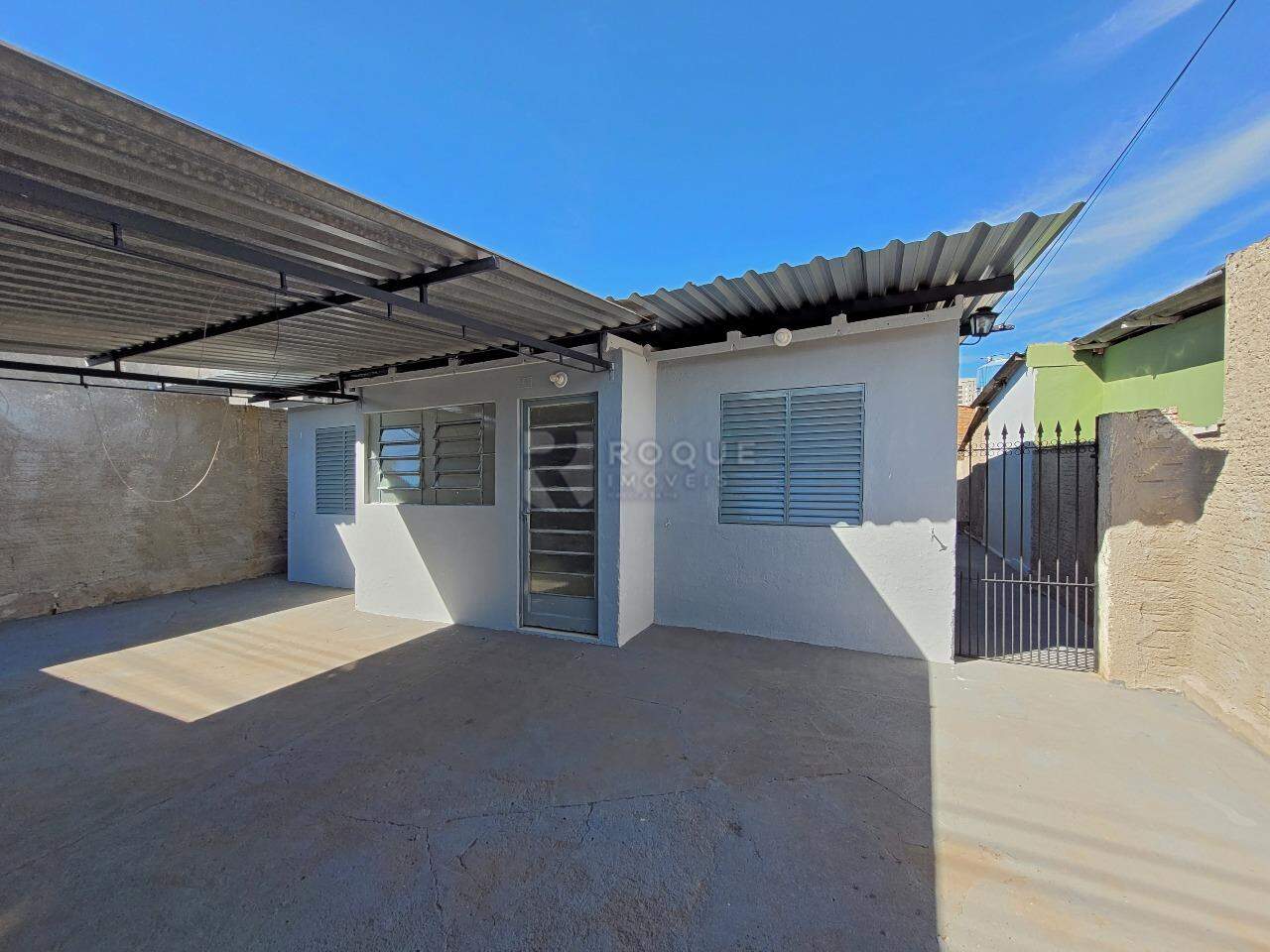 Casa Residencial para aluguel no bairro Parque Nossa Senhora das Dores: Garagem