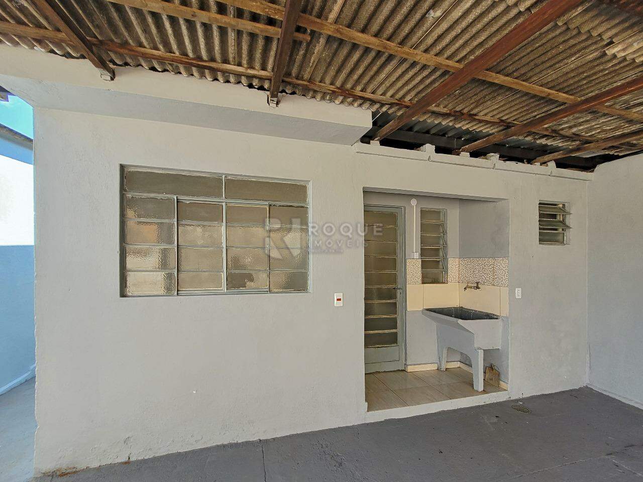 Casa Residencial para aluguel no bairro Parque Nossa Senhora das Dores: Área de serviço