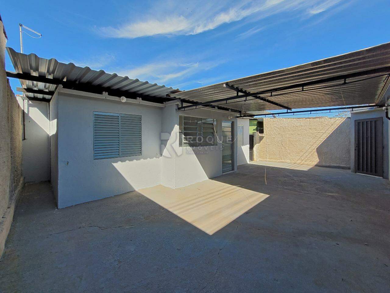 Casa Residencial para aluguel no bairro Parque Nossa Senhora das Dores: Garagem