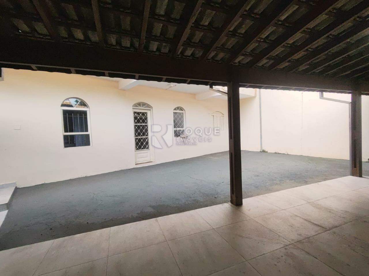 Casa Residencial para aluguel no bairro Jardim Nova Europa: Quintal