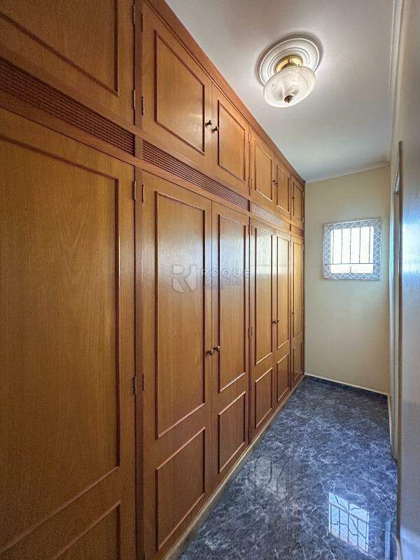 Apartamento para aluguel no bairro Centro: Closet suíte 