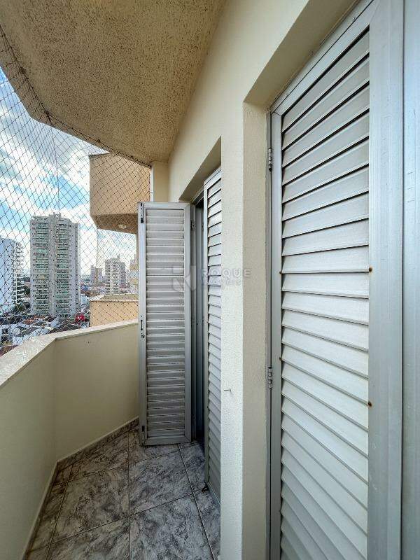 Apartamento para aluguel no bairro Centro: Sacada