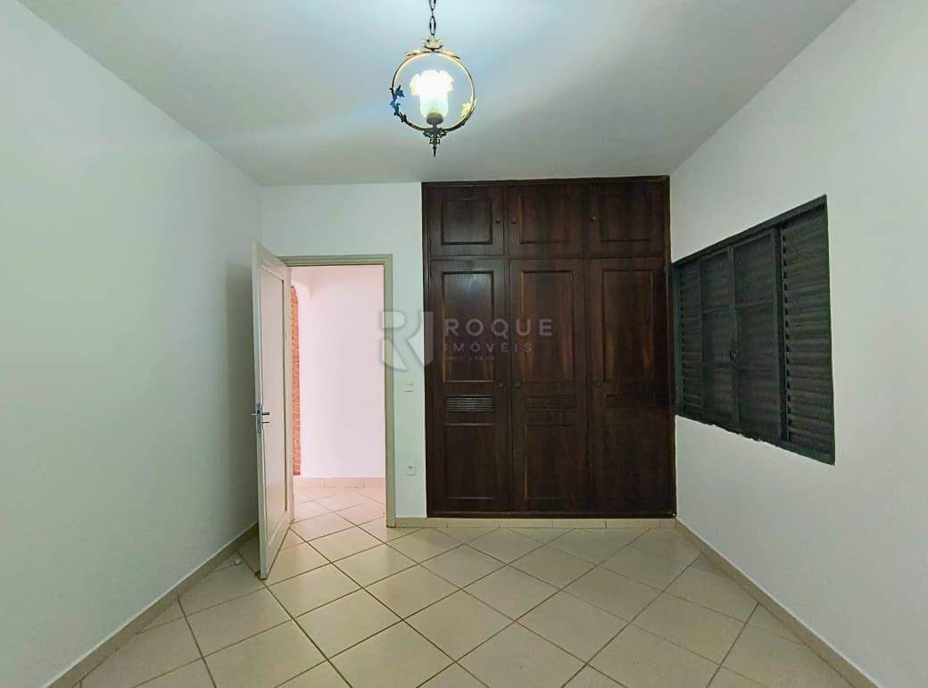 Casa Residencial para aluguel no bairro Vila Mathias: Dormitório 01