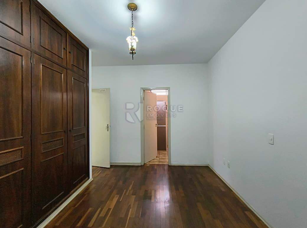 Casa Residencial para aluguel no bairro Vila Mathias: Dormitório 03 suíte