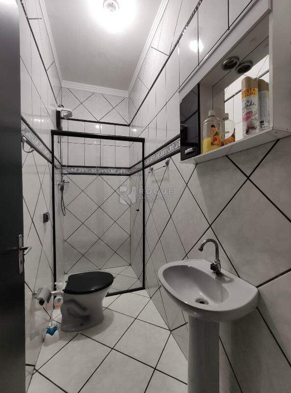 Casa Residencial para aluguel no bairro Jardim Santa Adélia: WC fundo