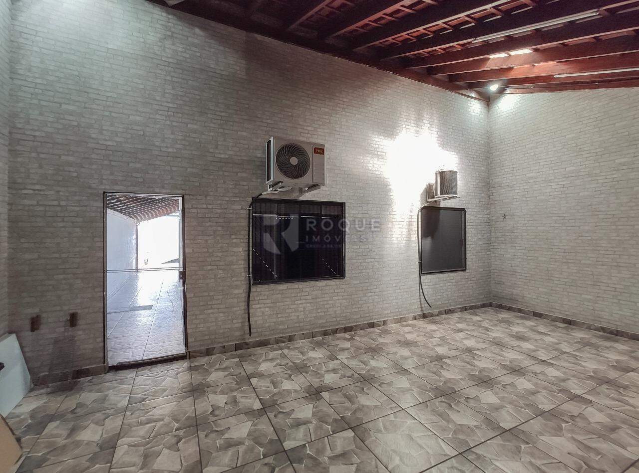 Casa Residencial para aluguel no bairro Jardim Santa Adélia: Garagem