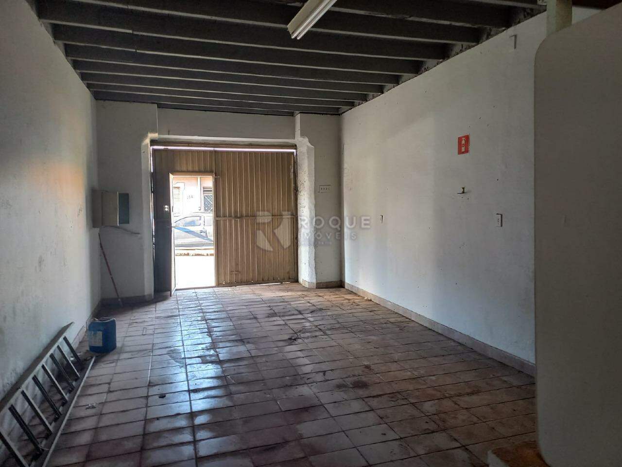 Casa com salão para aluguel no bairro Centro: