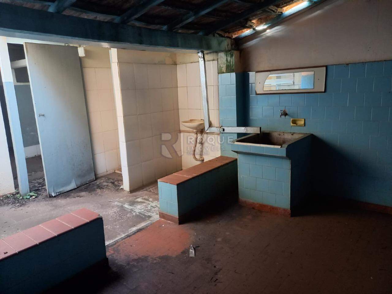 Casa com salão para aluguel no bairro Centro: