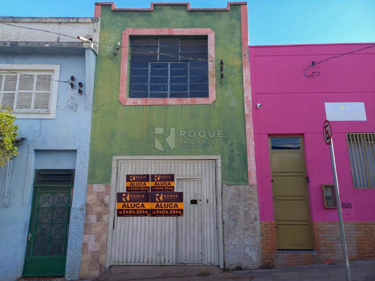 Casa com salão para aluguel no bairro Centro: 