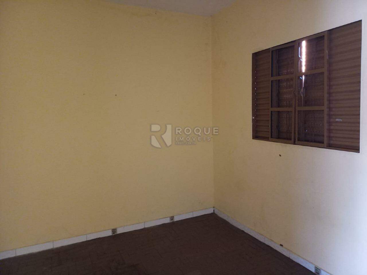 Casa com salão para aluguel no bairro Centro: