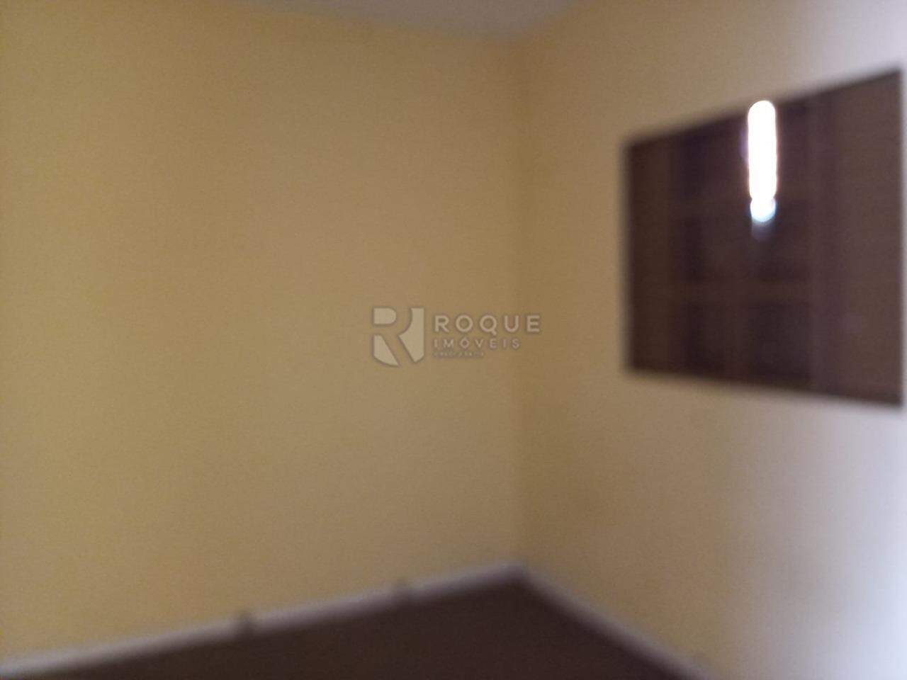Casa com salão para aluguel no bairro Centro: