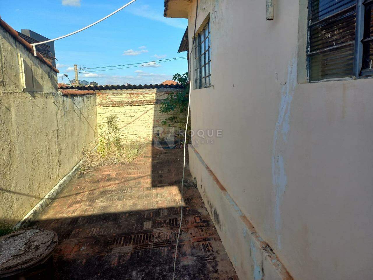 Casa com salão para aluguel no bairro Centro: