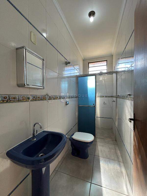 Casa Residencial para aluguel no bairro Vila Piza: WC social