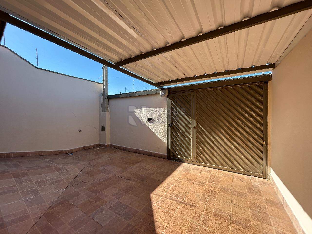 Casa Residencial para aluguel no bairro Vila Piza: Garagem
