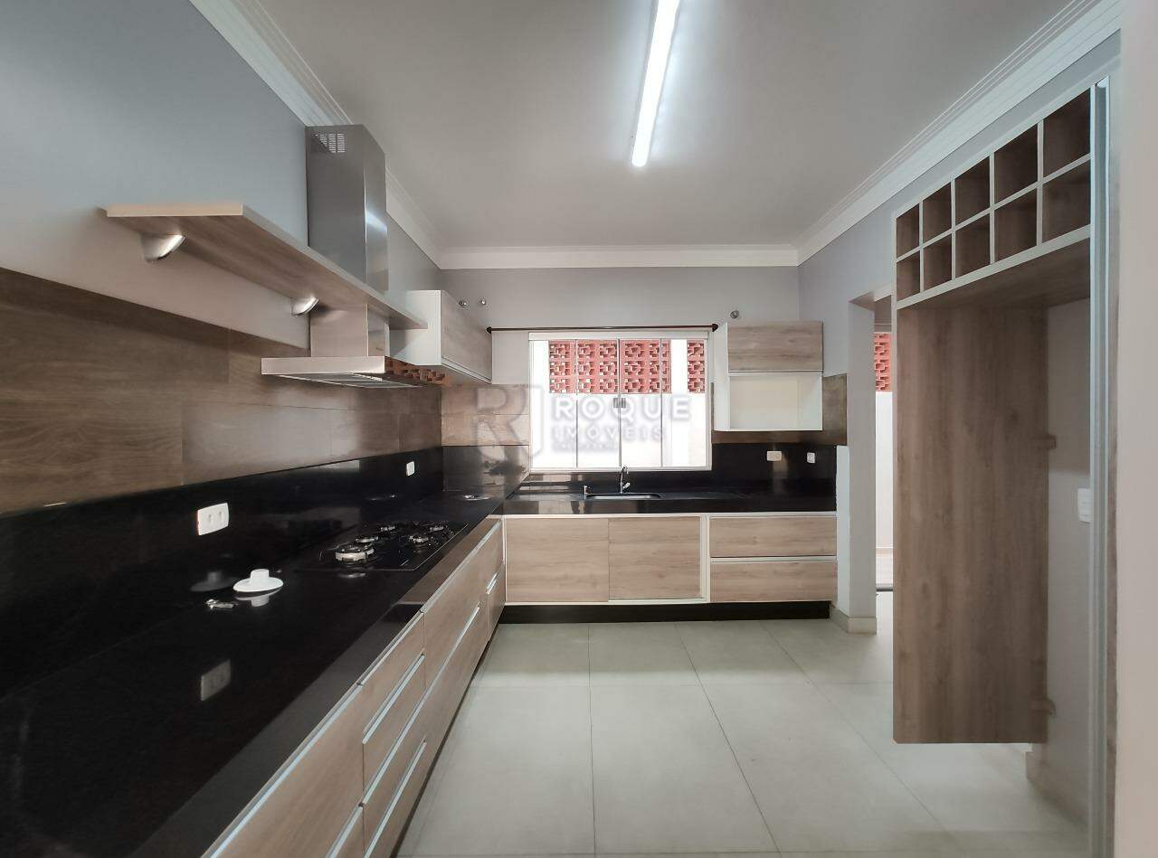 Casa Residencial para aluguel no bairro Parque Hippolyto: Cozinha