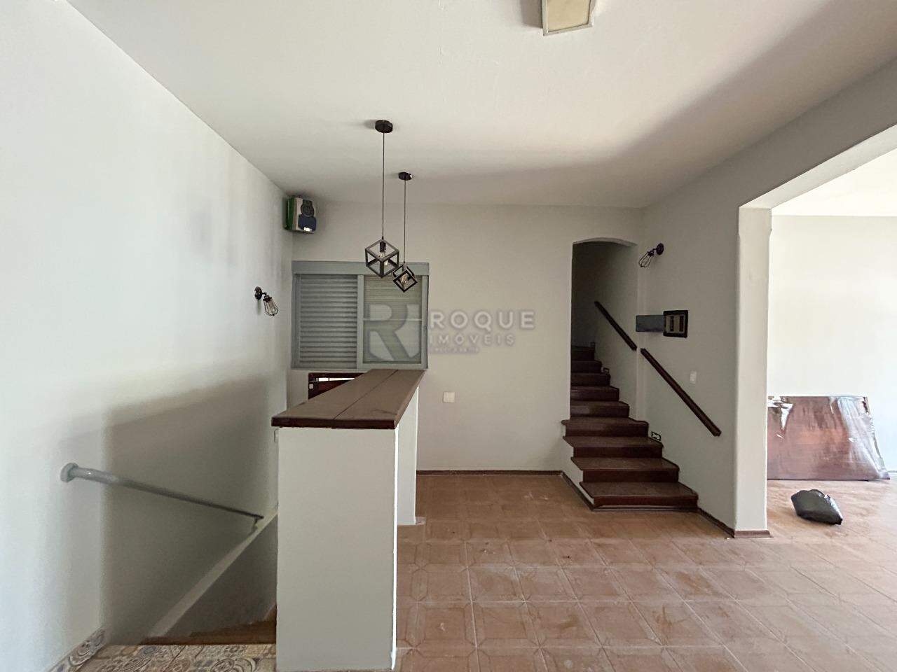 Casa Comercial para aluguel no bairro Vila Anita: Sala