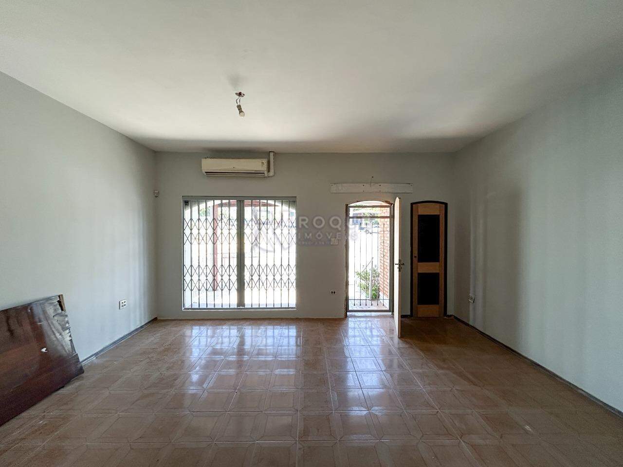 Casa Comercial para aluguel no bairro Vila Anita: Sala