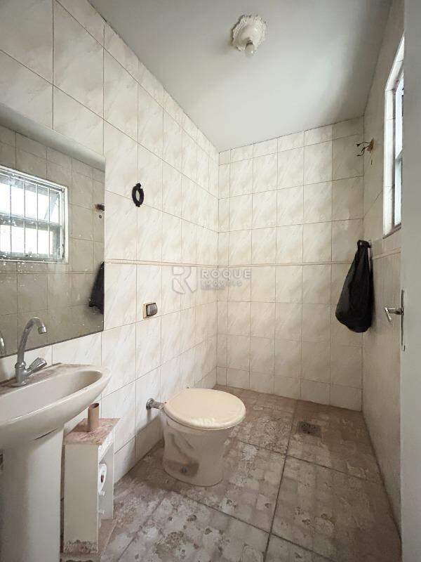 Casa Comercial para aluguel no bairro Vila Anita: WC social