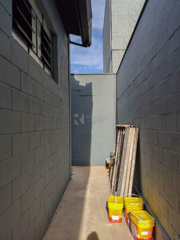 Barracão/Galpão para aluguel no bairro Centro: Corredor 