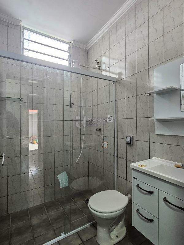 Casa Residencial para aluguel no bairro Jardim Nova Suiça: WC Suíte
