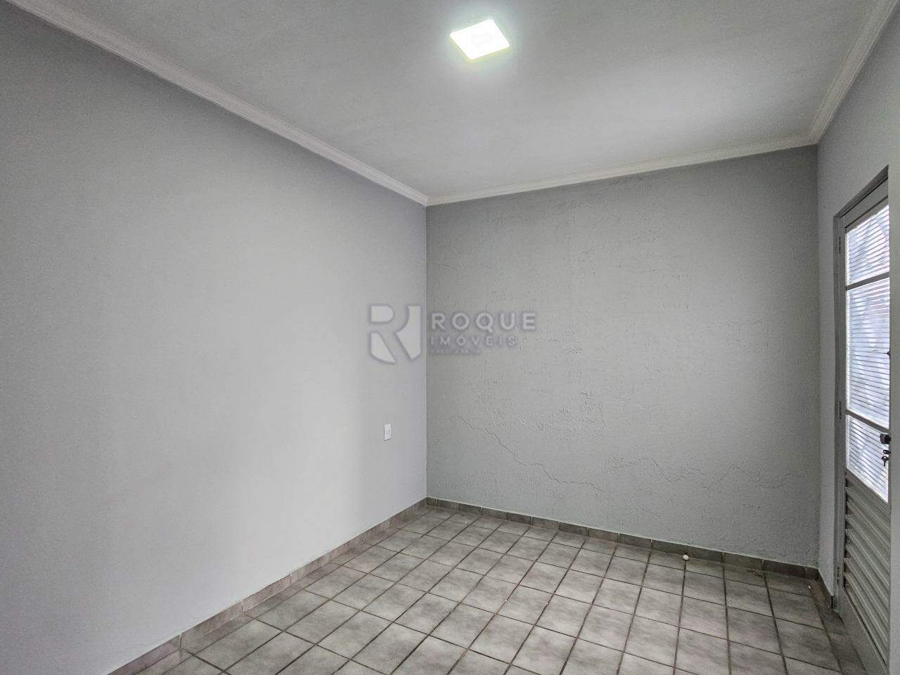Casa Residencial para aluguel no bairro Jardim Nova Suiça: Dormitório 01