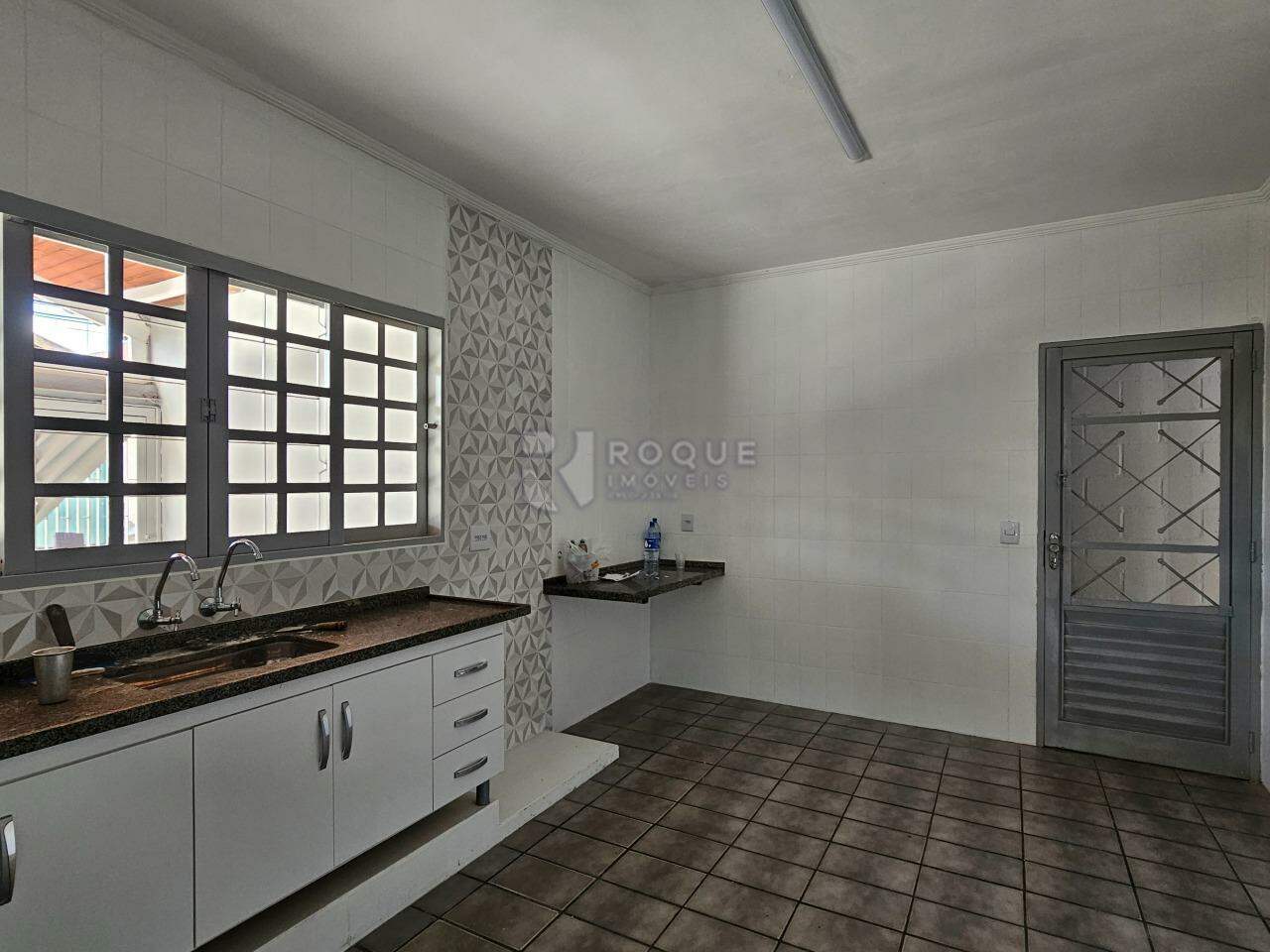 Casa Residencial para aluguel no bairro Jardim Nova Suiça: Cozinha