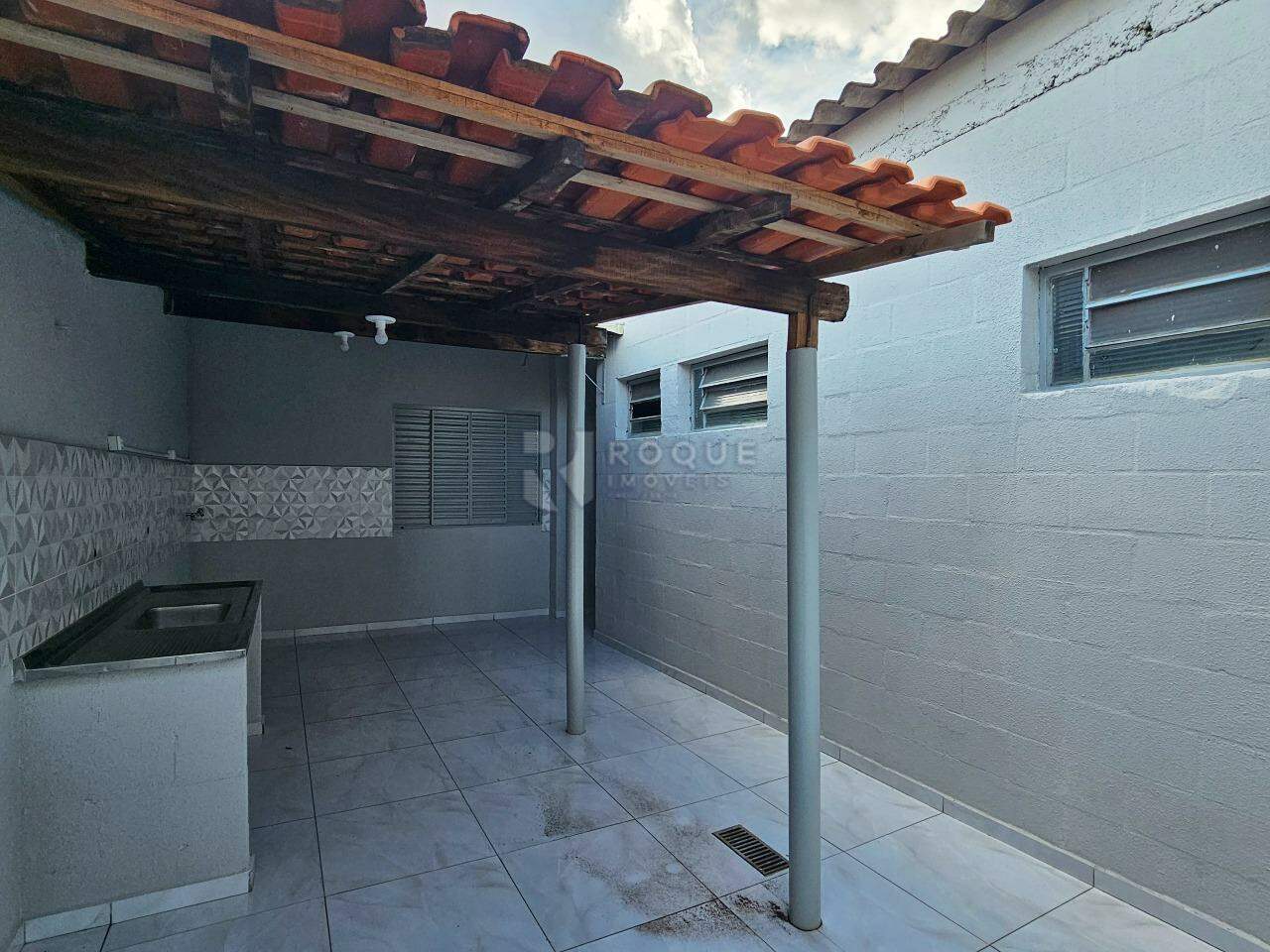 Casa Residencial para aluguel no bairro Jardim Nova Suiça: Área de serviço