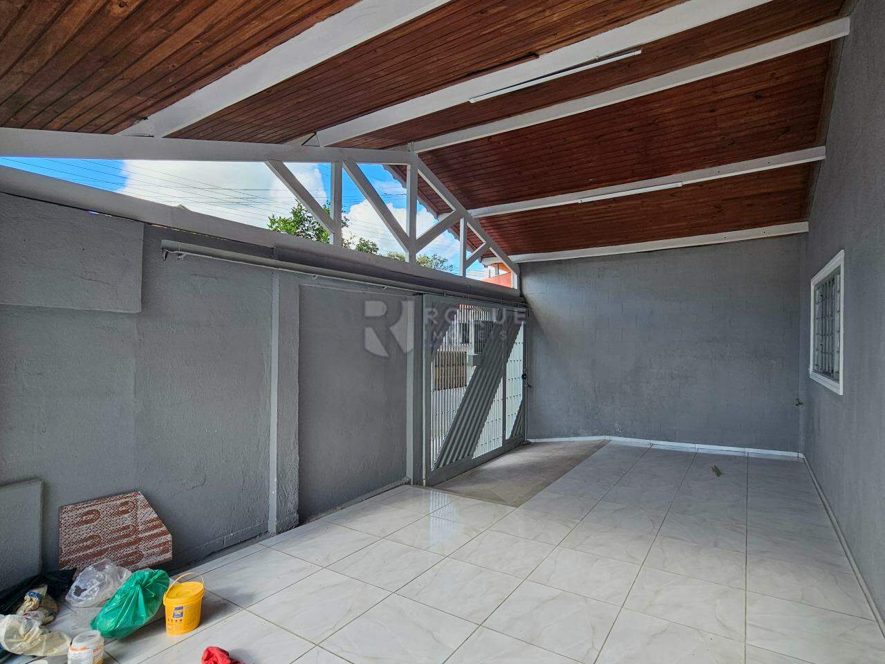 Casa Residencial para aluguel no bairro Jardim Nova Suiça: Garagem
