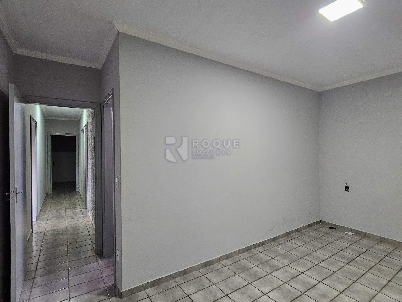 Casa Residencial para aluguel no bairro Jardim Nova Suiça: Suíte
