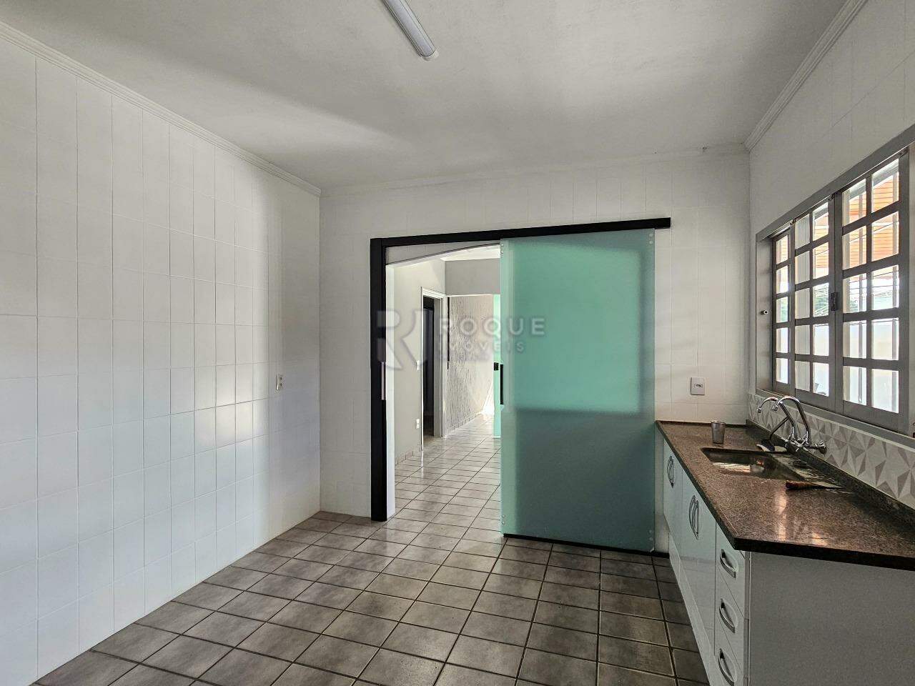 Casa Residencial para aluguel no bairro Jardim Nova Suiça: Cozinha