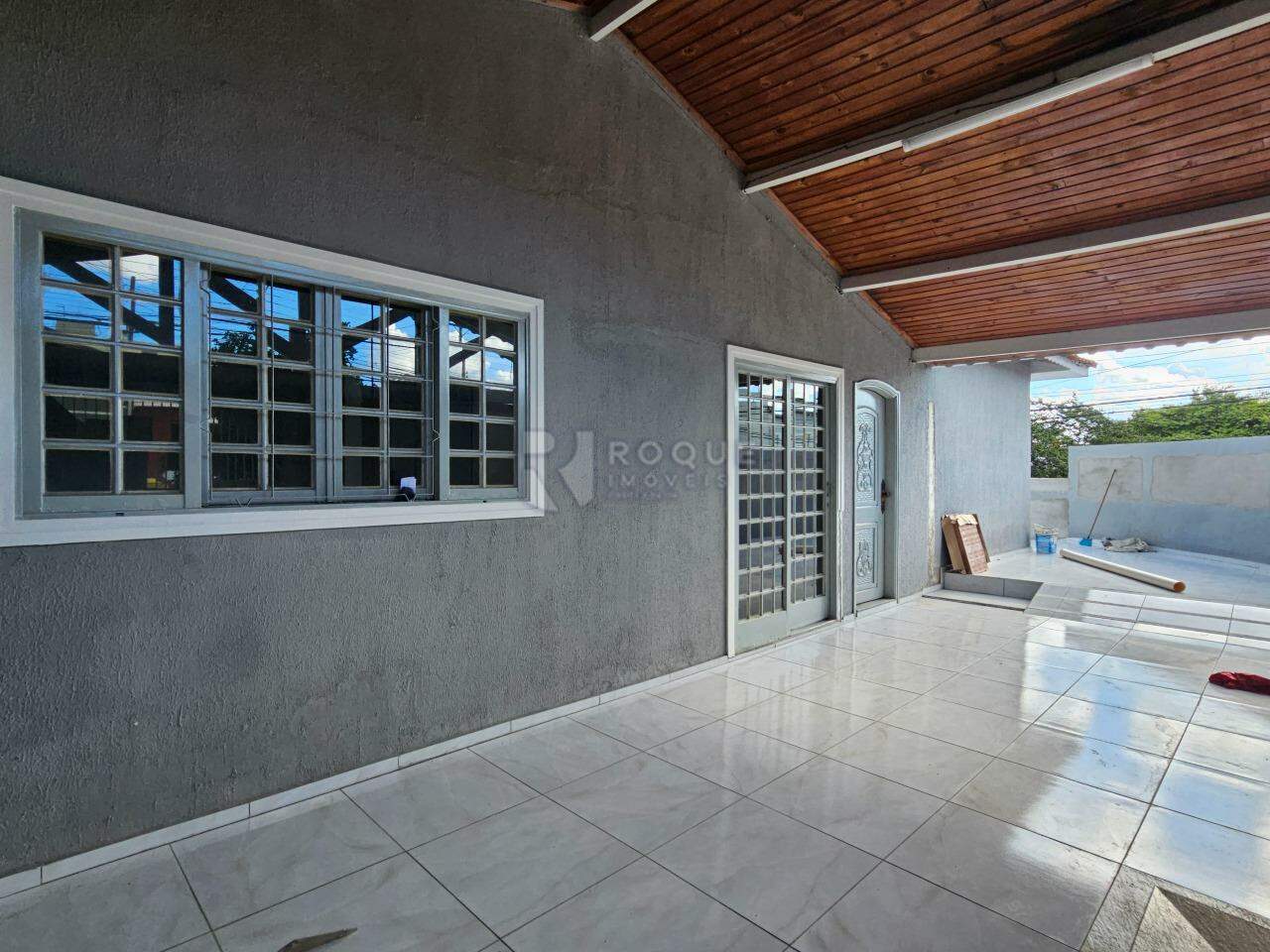 Casa Residencial para aluguel no bairro Jardim Nova Suiça: Garagem