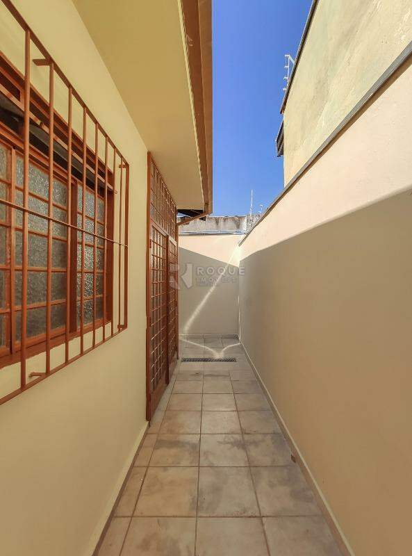 Casa Residencial para aluguel no bairro Jardim Nova Europa: Corredor 