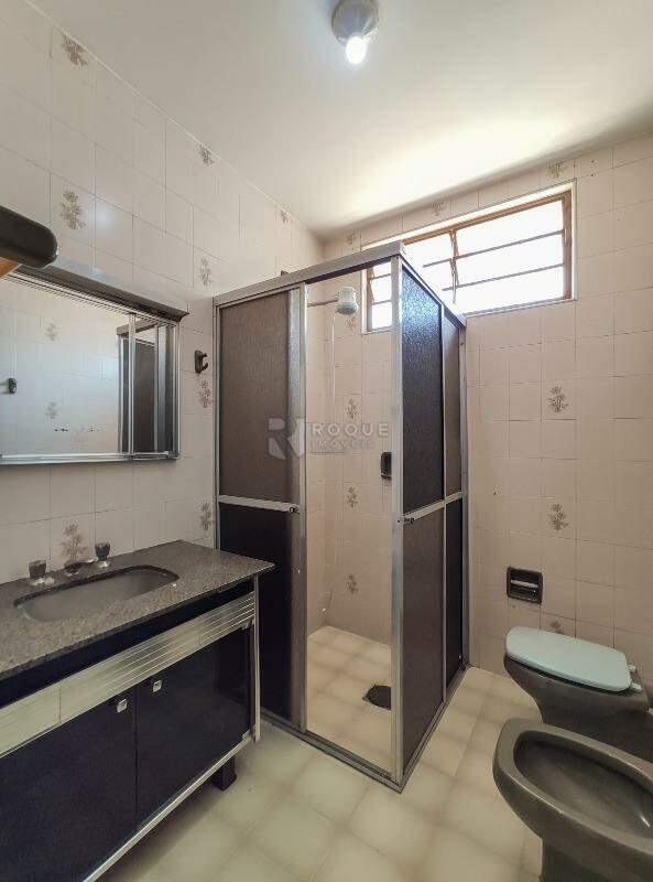 Casa Residencial para aluguel no bairro Jardim Nova Europa: WC social 