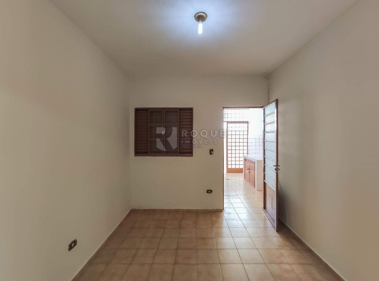 Casa Residencial para aluguel no bairro Jardim Nova Europa: Dormitório fundo 