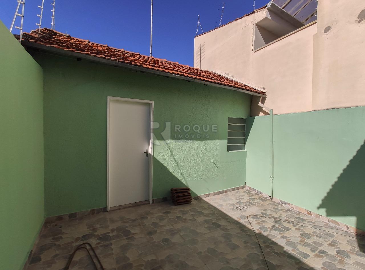 Casa Residencial para aluguel no bairro Centro: Dormitório / despensa fundo 