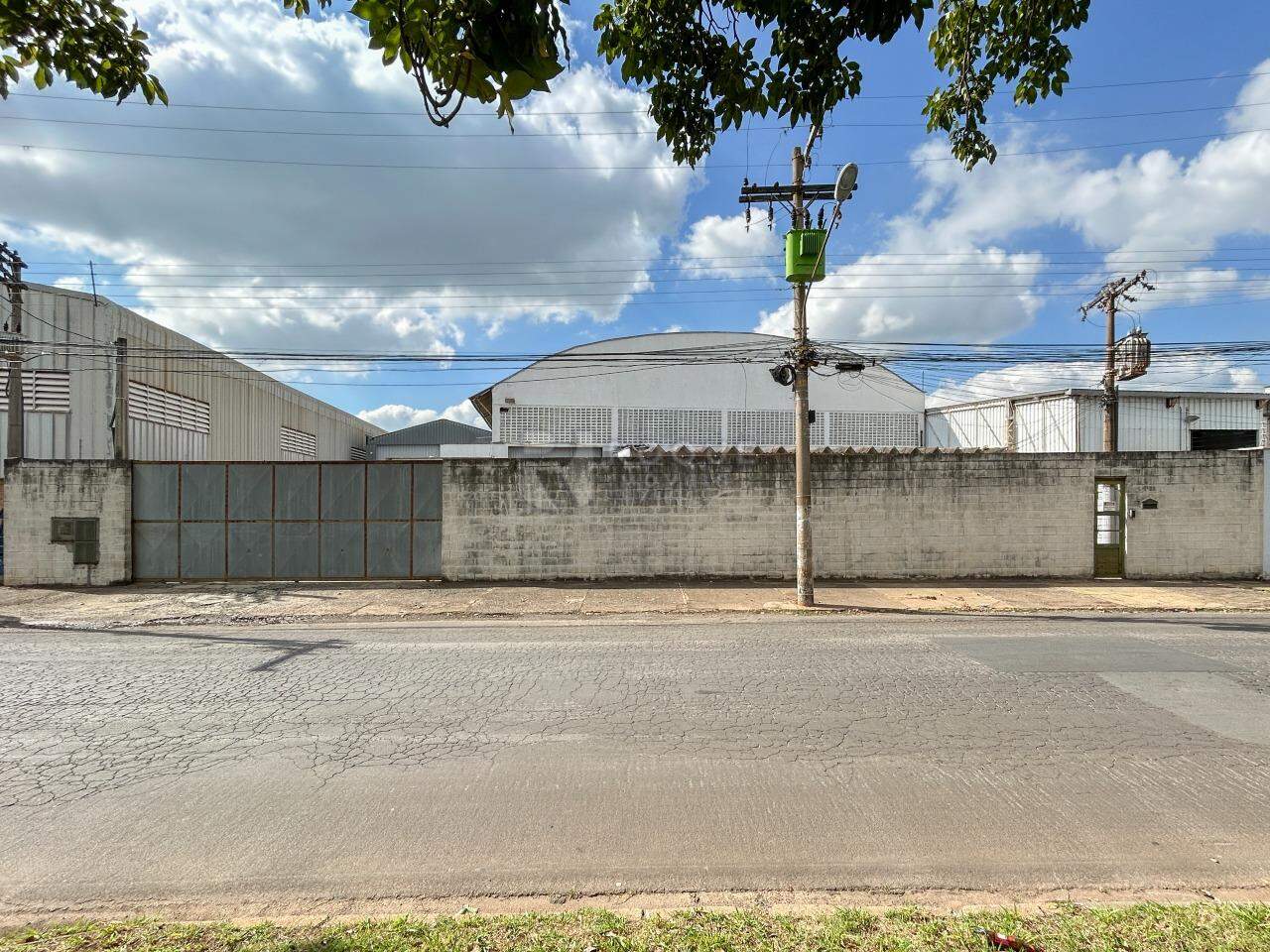 Barracão/Galpão para aluguel no bairro Parque Egisto Ragazzo: Fachada 