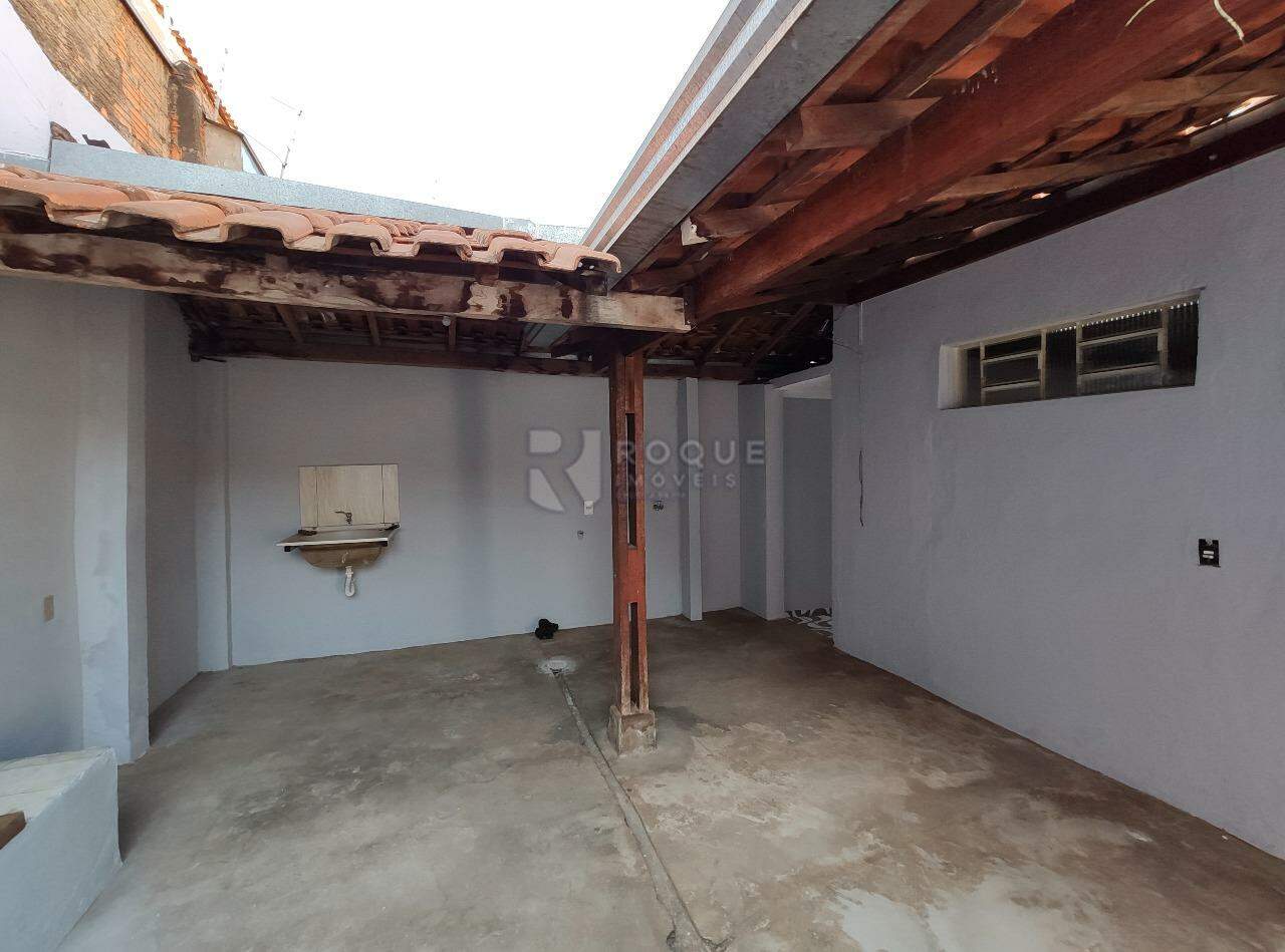 Casa Residencial para aluguel no bairro Jardim Santa Cecília: Área de serviço / fundo