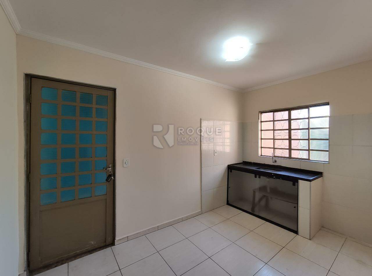 Casa Residencial para aluguel no bairro Jardim Residencial Regina Bastelli: Cozinha 