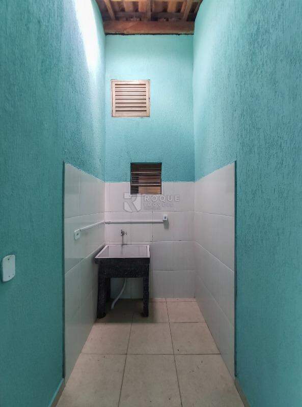 Casa Residencial para aluguel no bairro Jardim Residencial Regina Bastelli: Área de serviço 