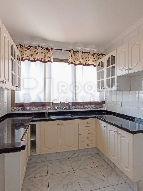 Apartamento para aluguel no bairro Jardim Nova Itália: Cozinha