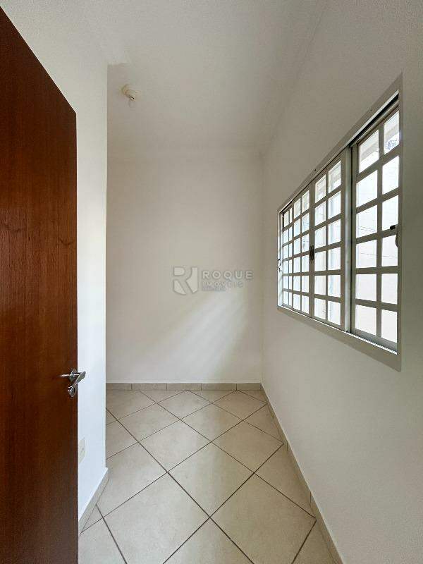 Casa Residencial para aluguel no bairro Jardim São Paulo: Sala fundo 
